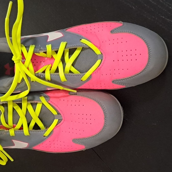 Like new! Under Armor neon pink, yellow, and gray cleats, sz 10 - Picture 5 of 10